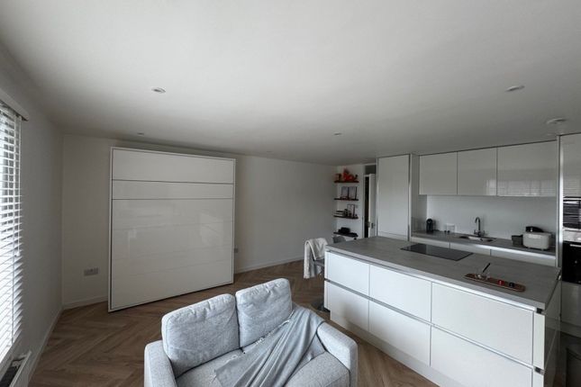 214, Wessex Court, Stanwell photo 2
