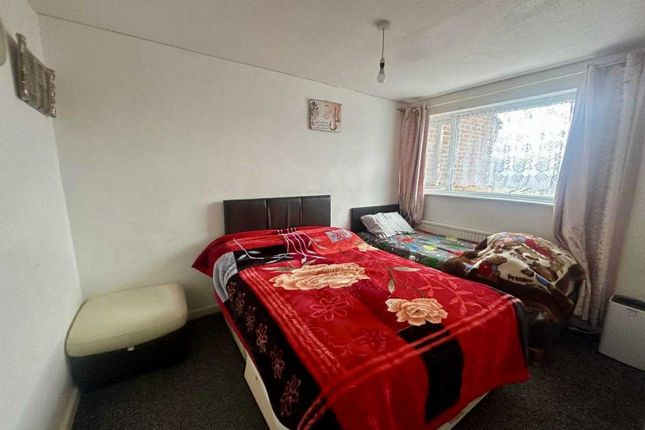 51, SAGECROFT ROAD, THATCHAM photo 4