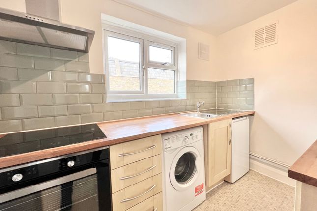 Flat  b, 38 Bravington Road, London photo 2