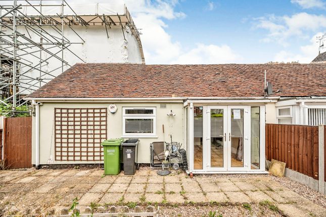 Thumbnail Terraced bungalow for sale in Willow Court, Droitwich