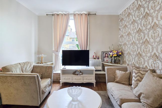 29, Tanfield Road, Huddersfield photo 4