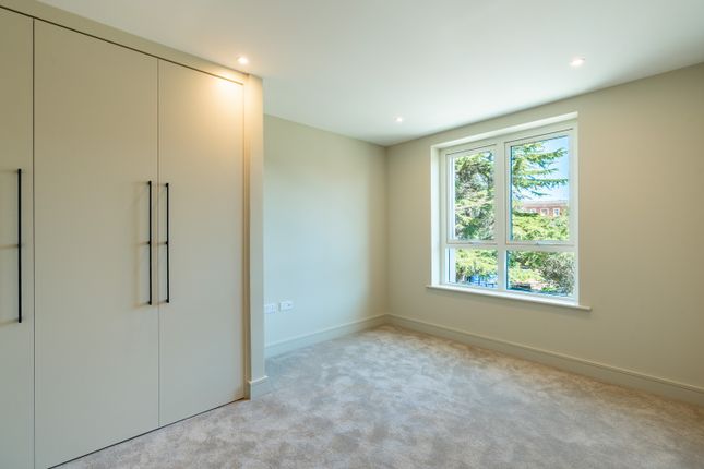 220 - Apt 9 South, Lapidge Drive, London photo 4