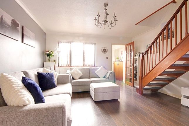 32, Spicersfield, Waltham Cross photo 2