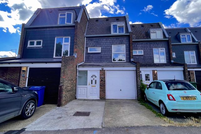 End terrace house to rent in Saladin Drive, Purfleet