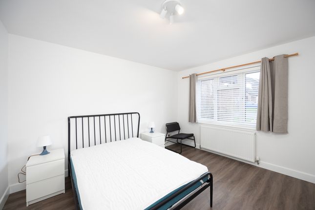 Thumbnail Property to rent in Room 2, 104 Kynaston Avenue, Aylesbury, Buckinghamshire