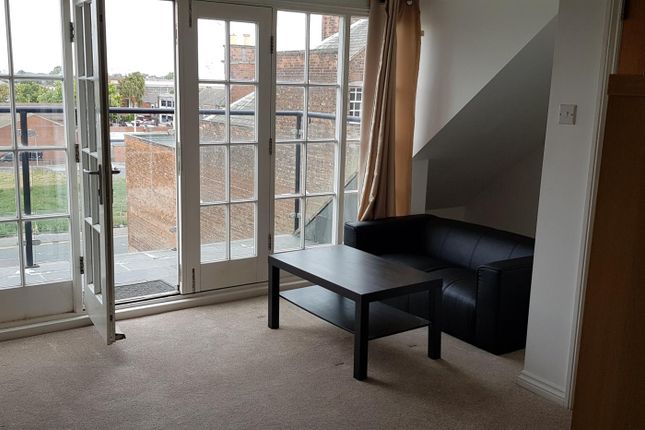 Thumbnail Flat to rent in Albion Street, Hull