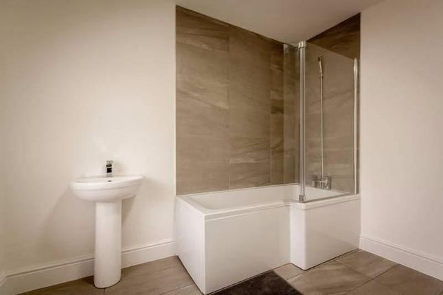 ROOM 3, 27, Munro Street, Stoke-On-Trent photo 4