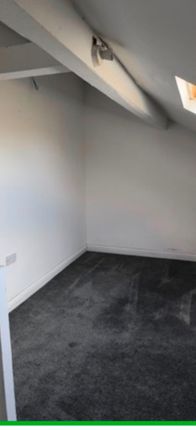 14, Vivian Place, Bradford photo 4