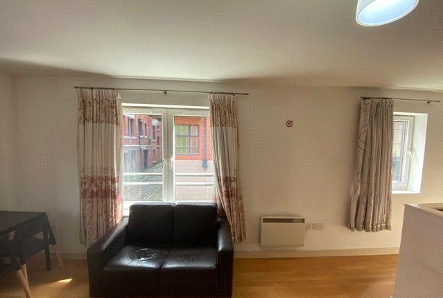 Flat to rent in Meadow View, 21 Naples Street, Manchester