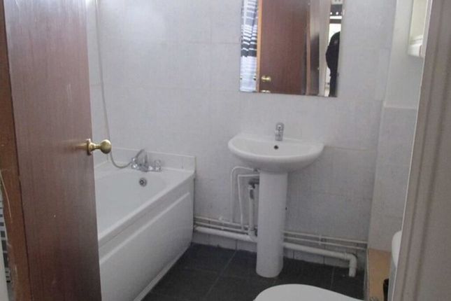 10, Fairlawn Close Willenhall, Birmingham photo 4