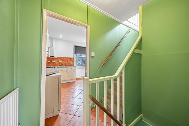 30a, Conquest Road, Surrey photo 4