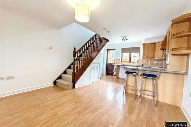 3, Brownsea Drive, Wickford photo 2