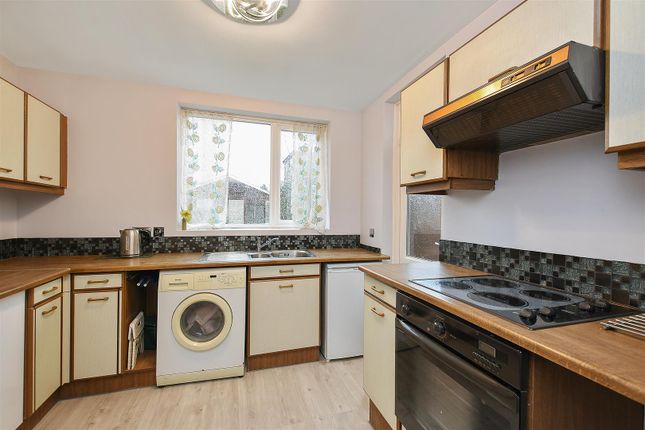 52, Rivermeads Avenue, Twickenham photo 3