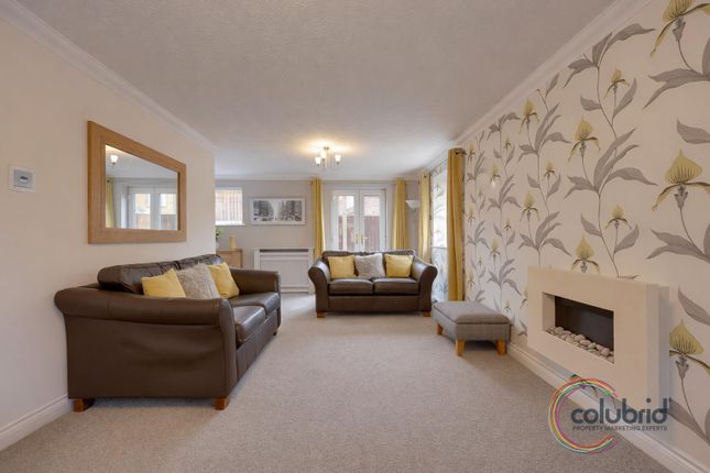 54, Falcon Avenue, Grays photo 2