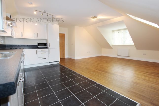 Golden Manor, London photo 2