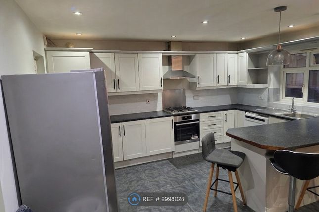 Dunbar Close, Hayes photo 3