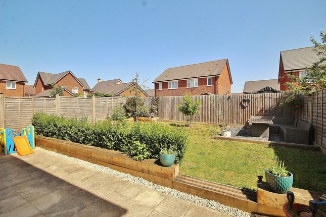 29, Bellenger Way, Brize Meadow photo 3