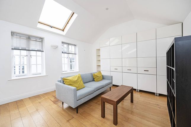 Thumbnail Flat to rent in Medway Road, Bow, London