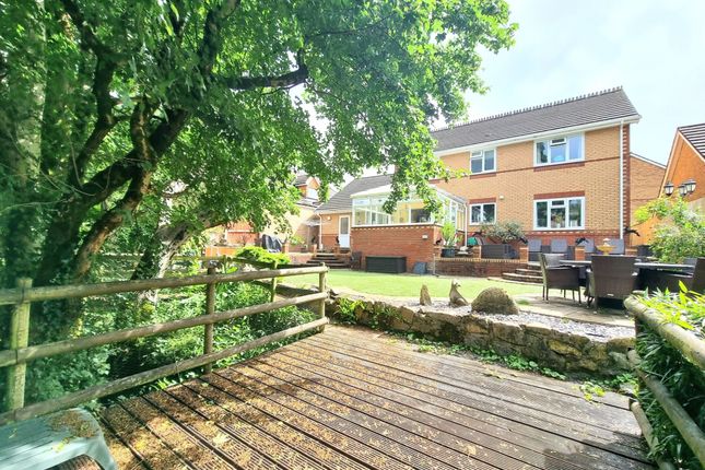 19 Briary Way, Bridgend photo 4