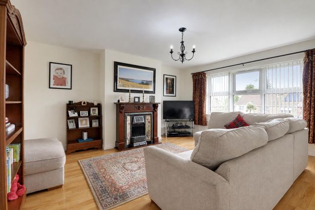 28, Joe Tomelty Drive, Newtownards photo 2