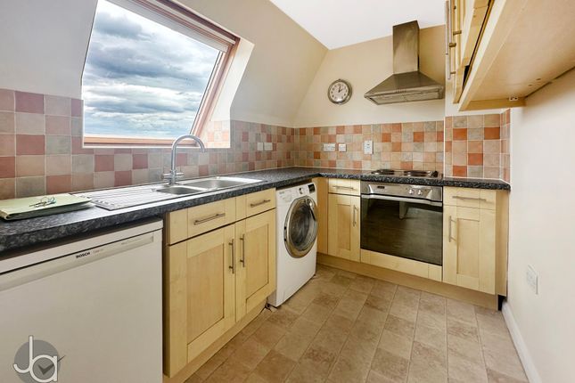 34, Hardie's Point, Colchester photo 5