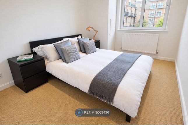 Millennium Place, Bethnal Green, London photo 4