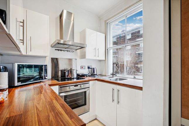 Flat to rent in Grosvenor Road, Pimlico
