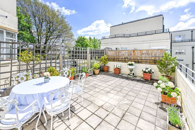 Flat for sale in Nightingale Lane, Clapham South, London