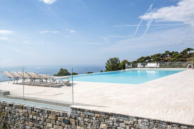 Villa for sale in Costarainera, Liguria, Italy