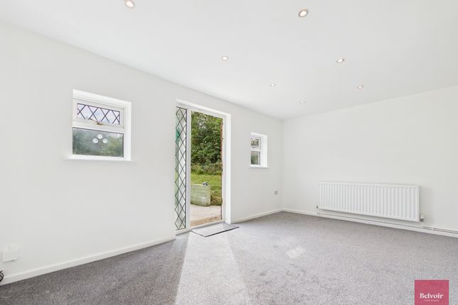 47, Lan Coed, Swansea photo 3