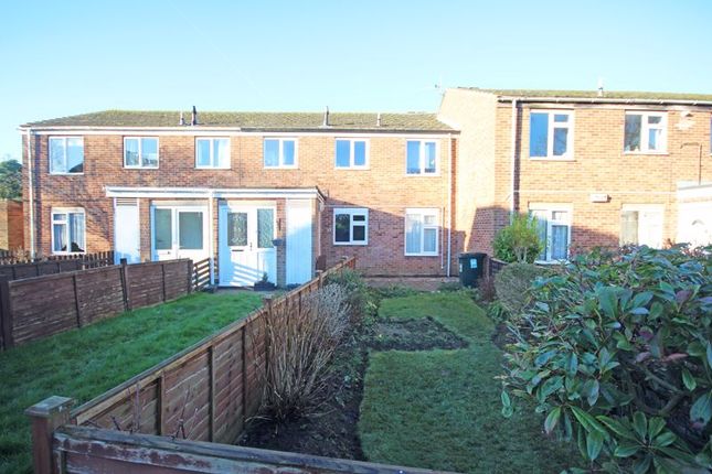2 bed flat for sale in Beverley Close, Holton-Le-Clay, Grimsby DN36