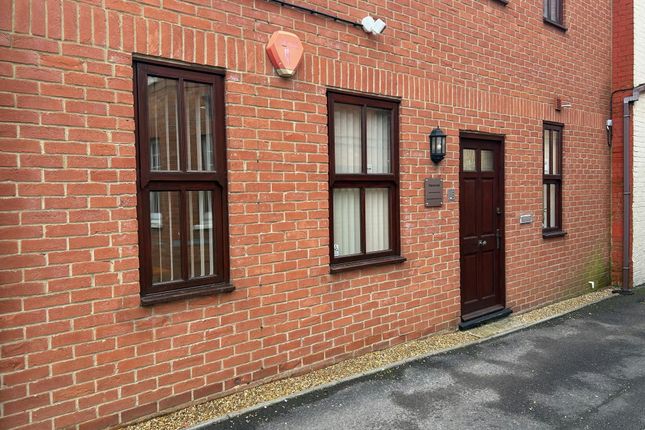 Thumbnail Retail premises to let in Walnut Court, 32A Rose Street, Wokingham