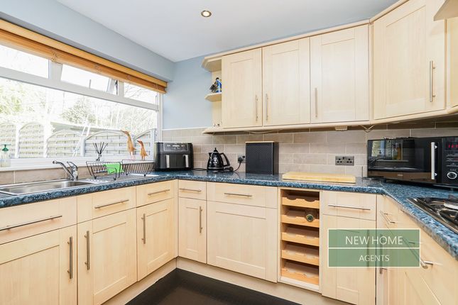 6, Clough Drive, Batley photo 3