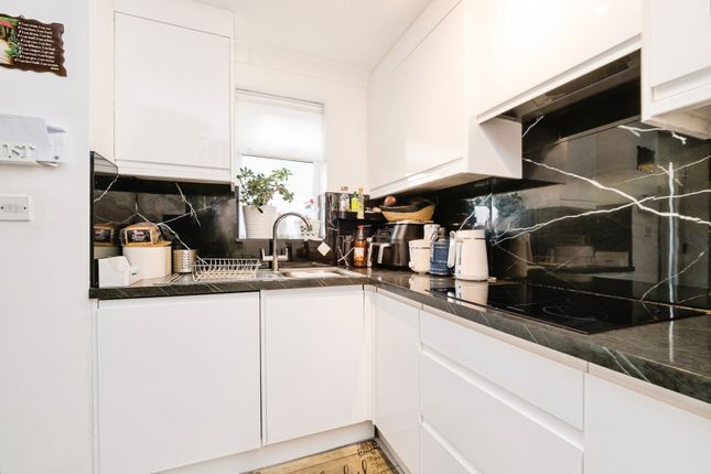 3 The Willows, 23, Frederick Road, Essex photo 4