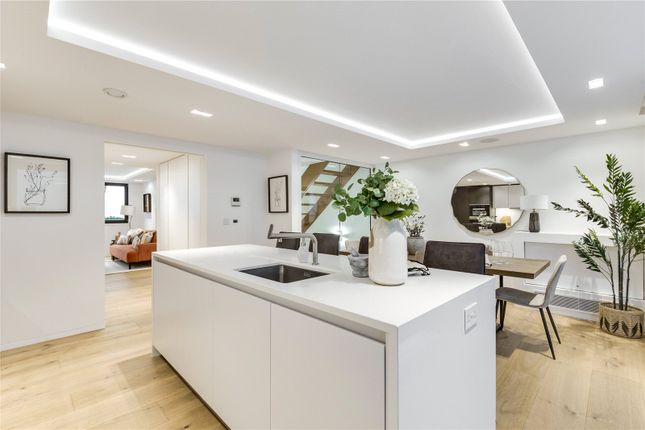 Ladbroke House, 2, Victoria Mews, London photo 2