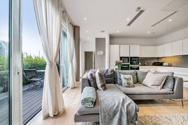Thumbnail Flat for sale in Central Avenue, Fulham, London