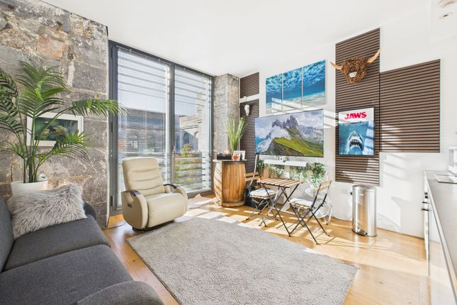 Cam03974G0-Pr0235-Still006