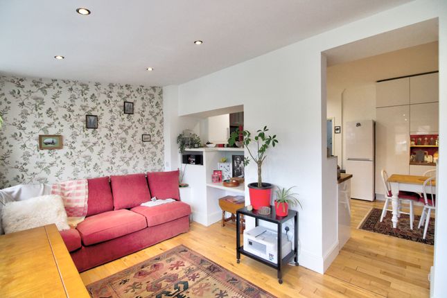5, Laurel Crescent, Caldicot photo 4