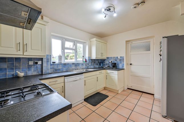 Willow Way, Guildford photo 4
