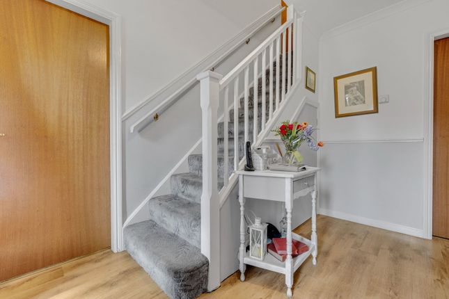 24, Celandine Close, Kingswinford photo 3