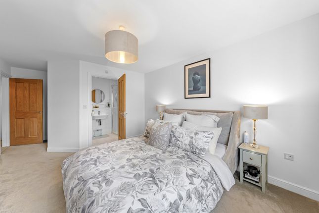 11, Montague Grove, York photo 4