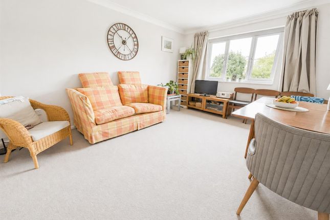 9 Manor House Court, Regency Close, Uckfield photo 4