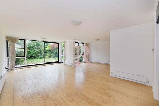 Open-Plan Reception Room