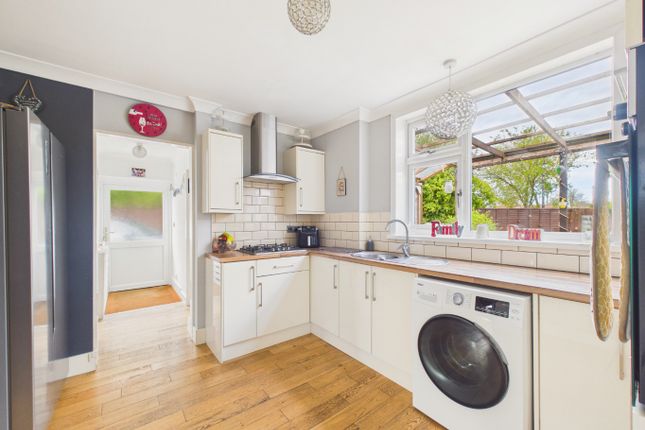 30, Oak Tree Estate, Preston, Hull, East Riding Of Yorkshire, HU12 8UU photo 2
