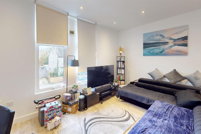 Flat 3 Redlands Place, Brighton Road, Horsham photo 2