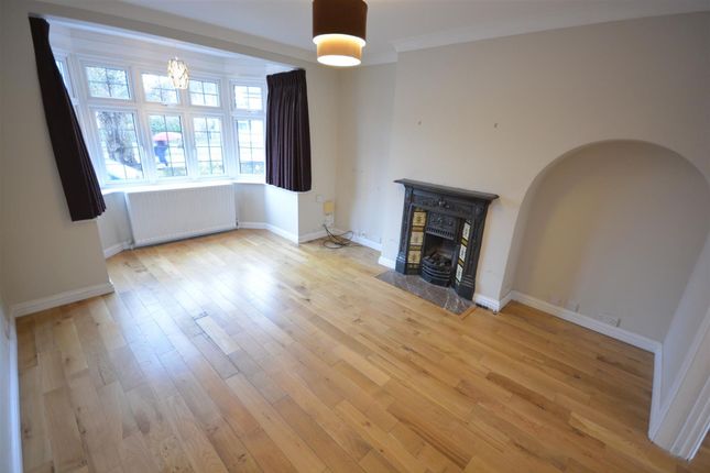 120 Tattenham Grove, Epsom photo 4