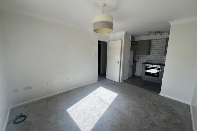 15, Firgrove Court, Hungerford photo 5