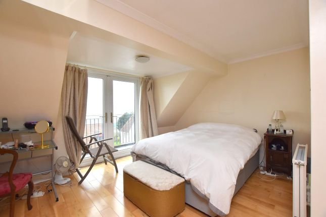 Town house for sale in Battery Point, Hythe