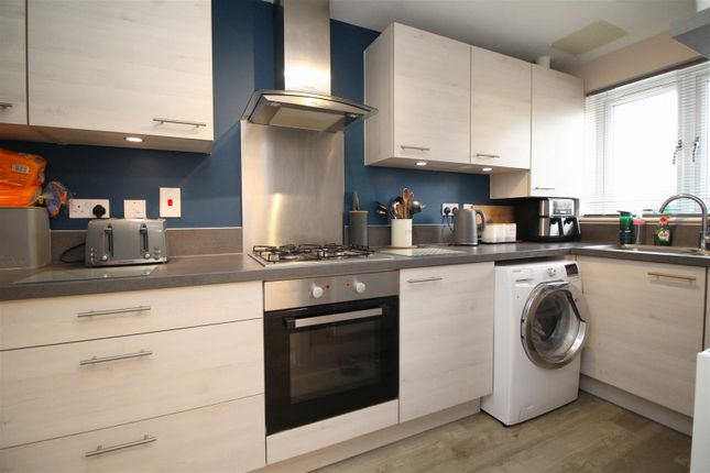 32, Jones Hill, Hampton Vale, Peterborough photo 4