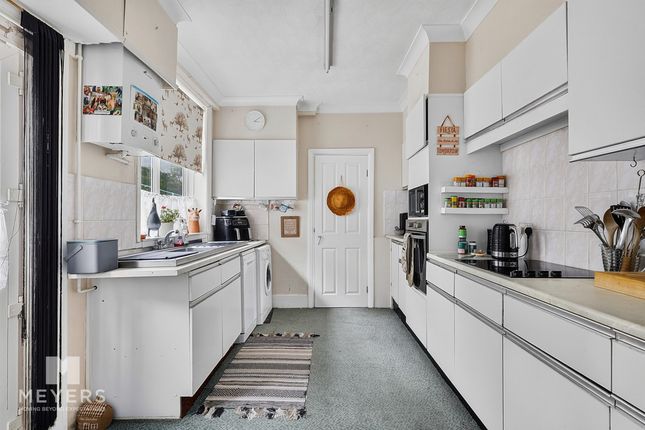 13, Elmsway, Bournemouth photo 4